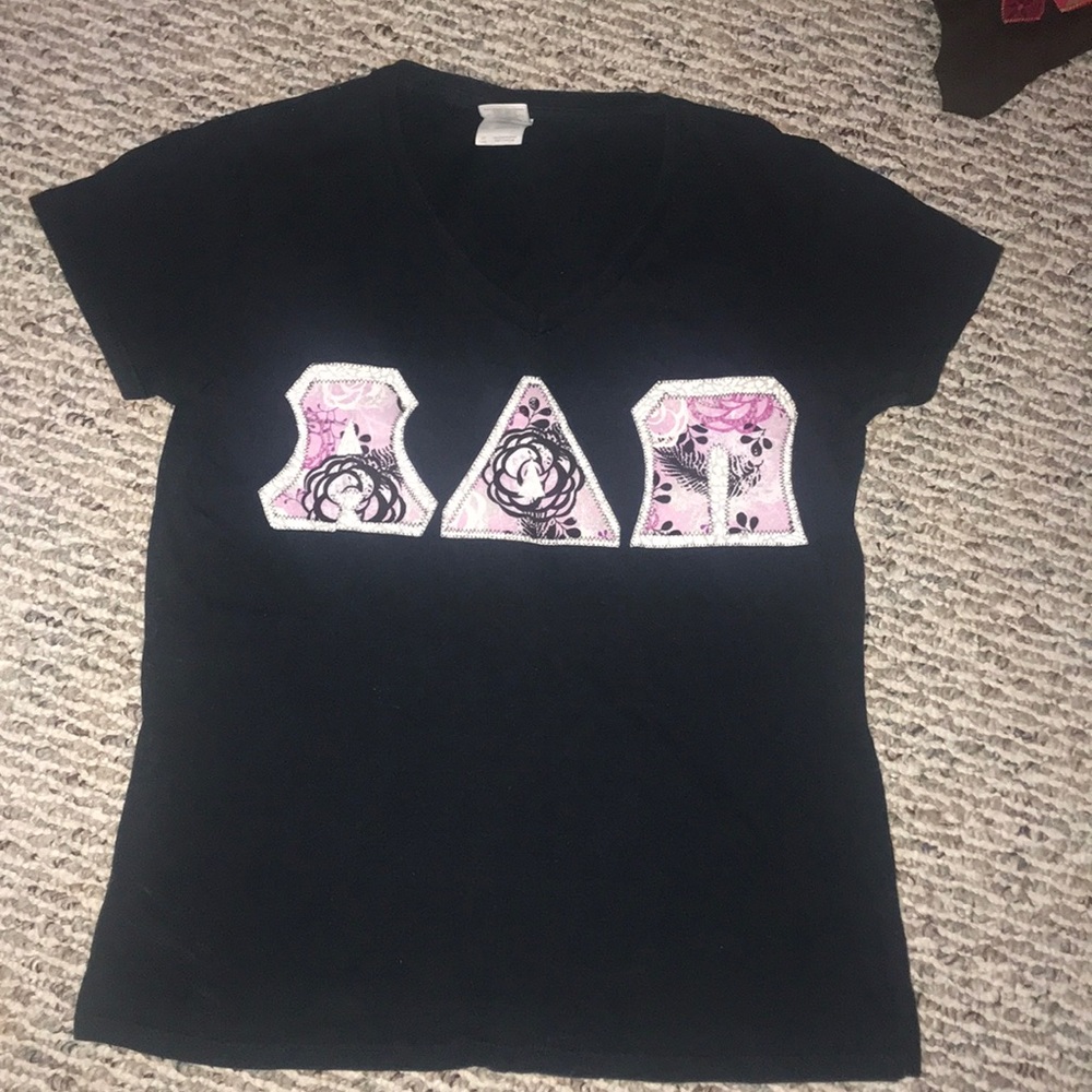 Adpi v-neck